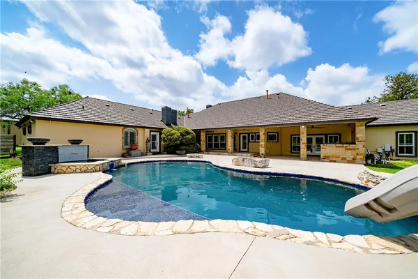 $2,500,000 | 5548 County Road 81, Robstown, TX 78380