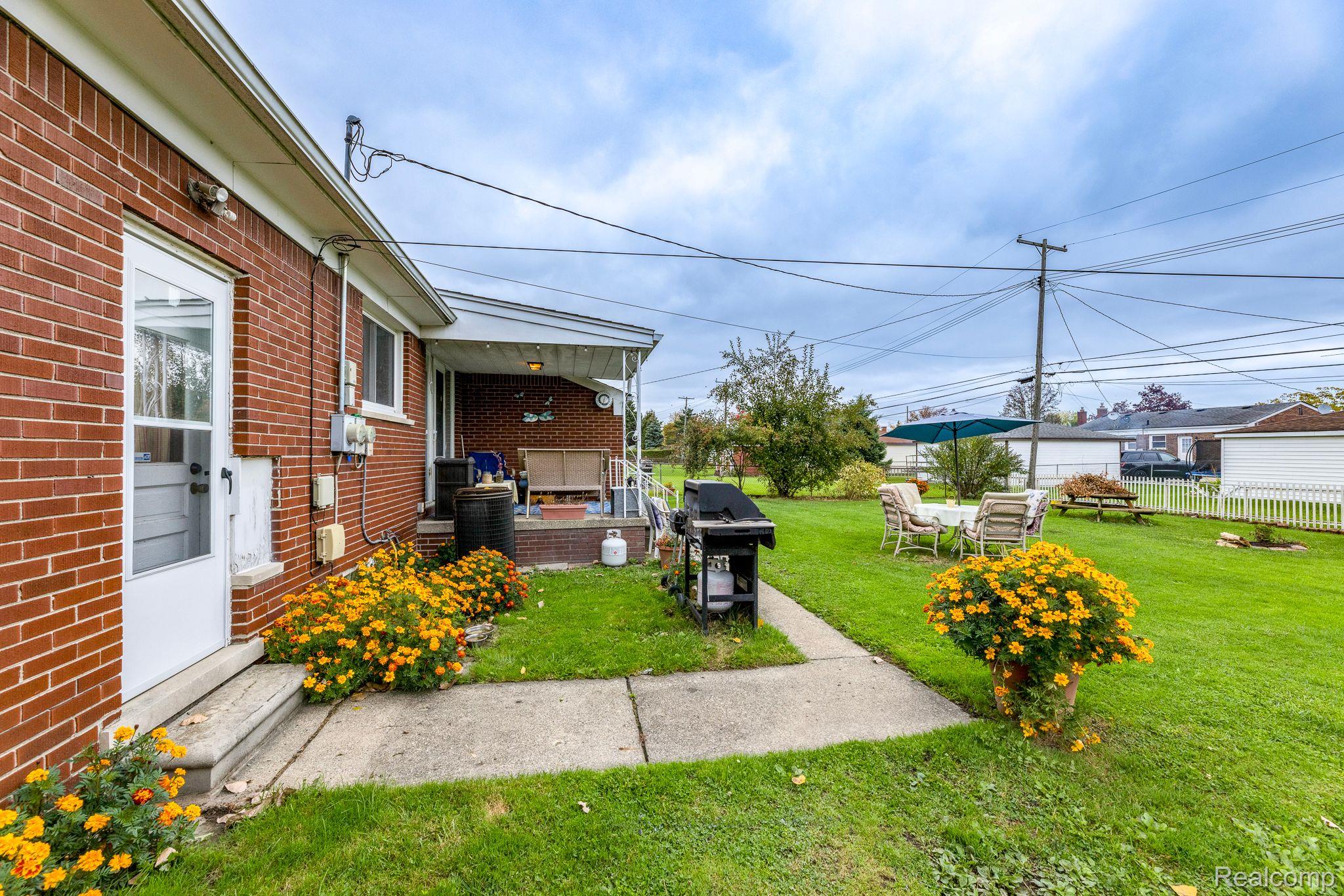 23730 Roxana Avenue Eastpointe, MI 48021 - Photo 34 of 35 Gallery Image 34