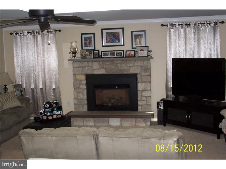 447 Kent Road Springfield, PA 19064 - Photo 8 of 12 Family Room