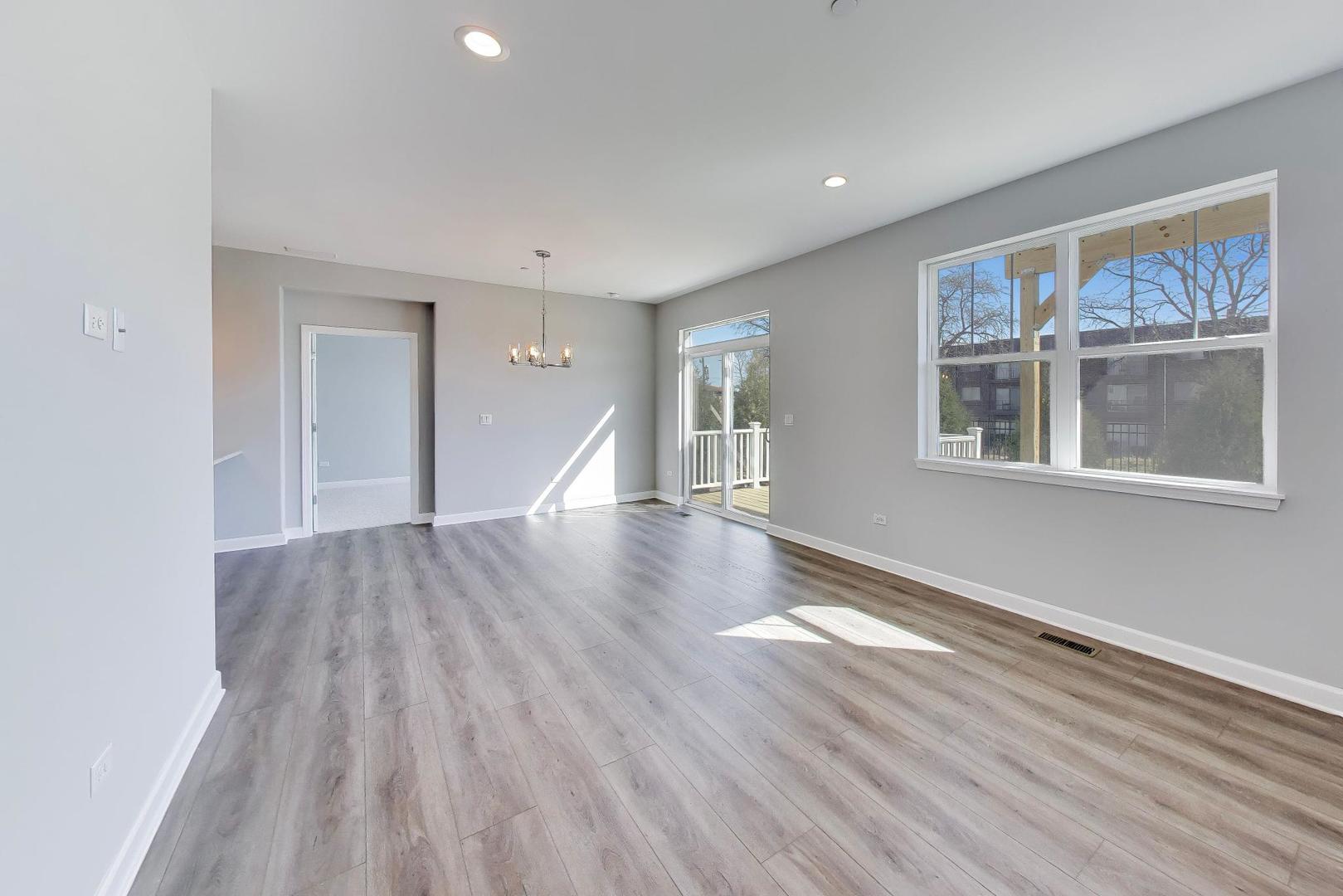 270 Masters Drive Addison, IL 60101 - Photo 5 of 29 Gallery Image 5