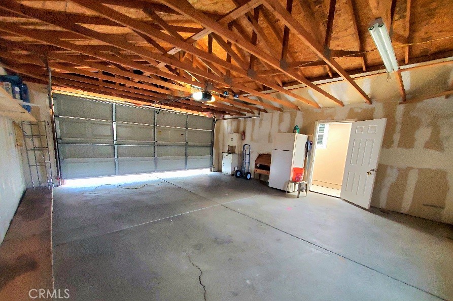 21621 Sandia Road, Unit 127 Apple Valley, CA 92308 - Photo 22 of 43 a view of a garage