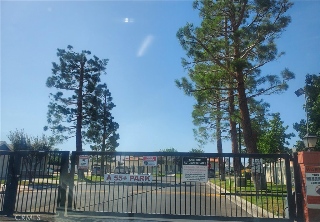 21621 Sandia Road, Unit 127 Apple Valley, CA 92308 - Photo 29 of 43 a view of a roof deck