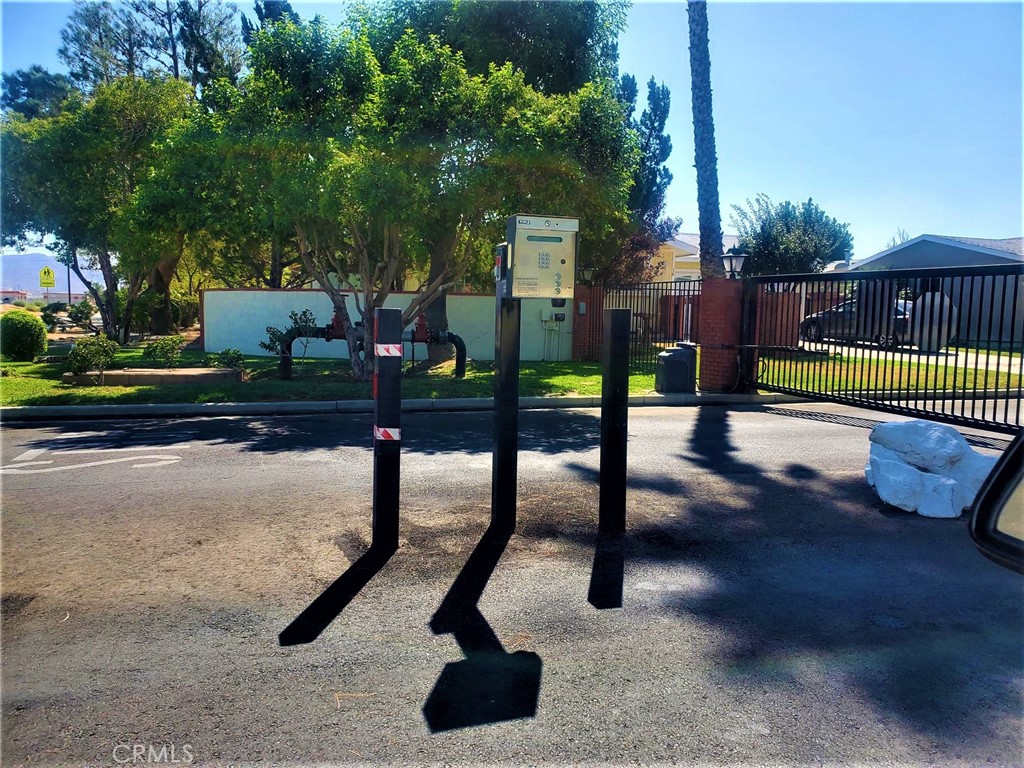 21621 Sandia Road, Unit 127 Apple Valley, CA 92308 - Photo 30 of 43 ENTRY BOX