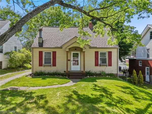 $174,900 | 142 Canton Road, Akron, OH 44312