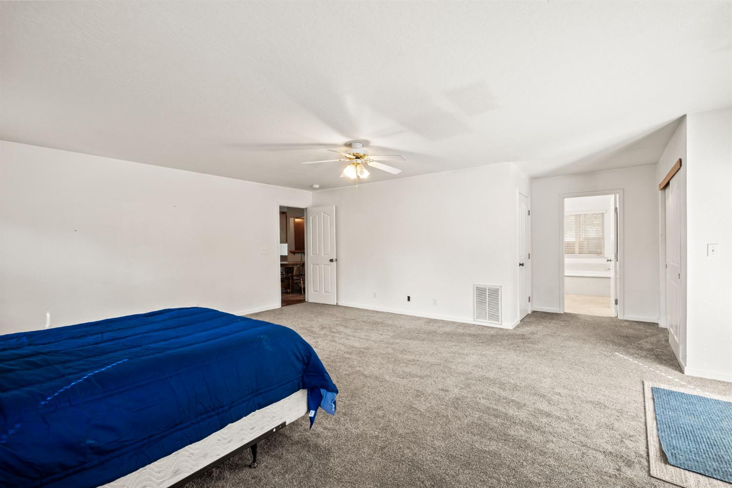 2860 Jim Valley Road Placerville, CA 95667 - Photo 18 of 34 a view of a livingroom with a ceiling fan and window