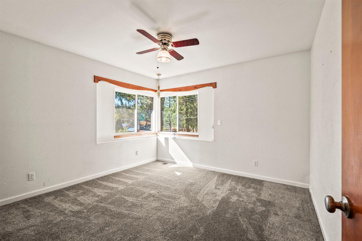 2860 Jim Valley Road Placerville, CA 95667 - Photo 21 of 34 a view of an empty room with a window