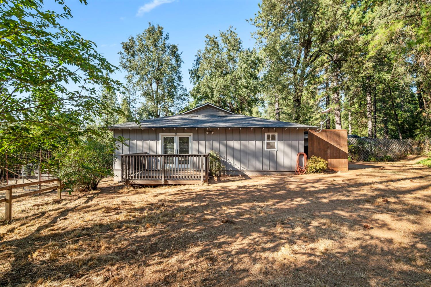 2860 Jim Valley Road Placerville, CA 95667 - Photo 27 of 34 a view of a house with a yard