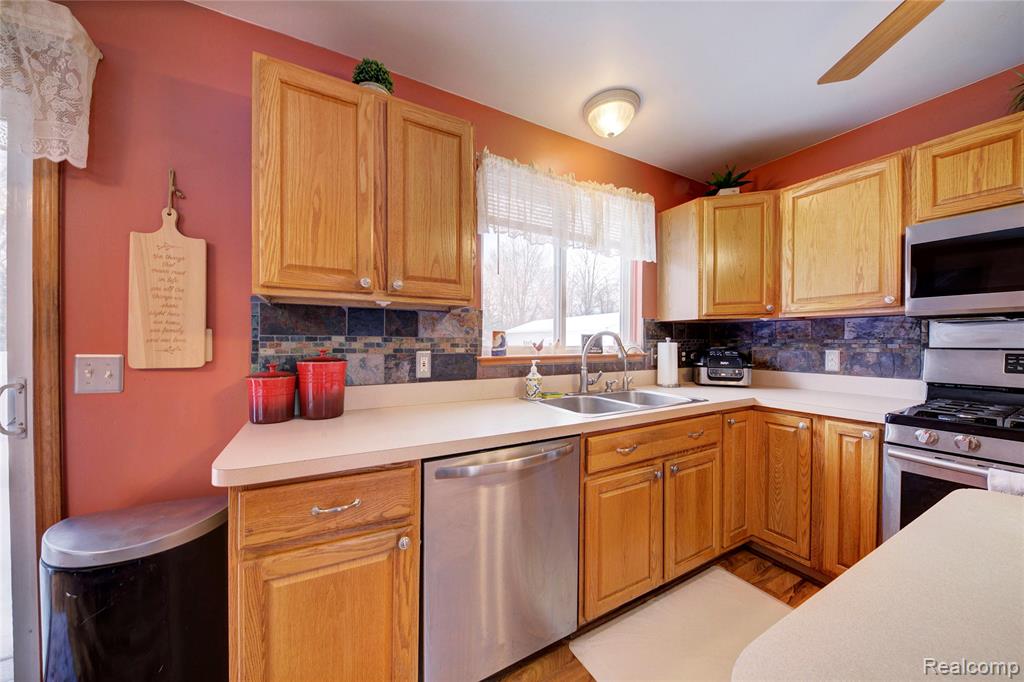 2168 Lake George Road Leonard, MI 48367 - Photo 18 of 54