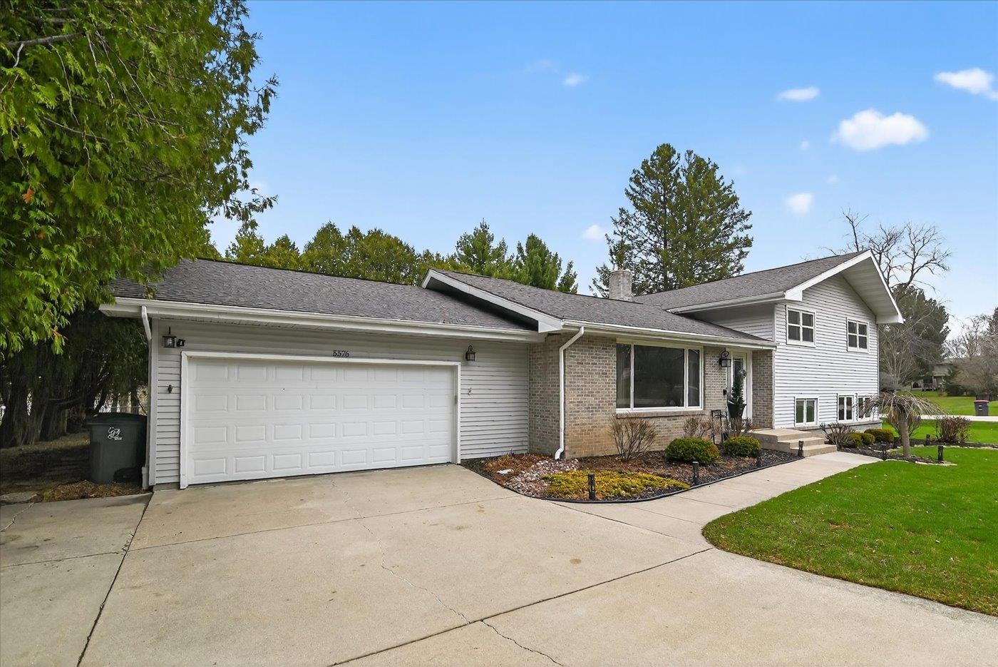 5576 Auchter Lane Waunakee, WI 53597 - Photo 3 of 35