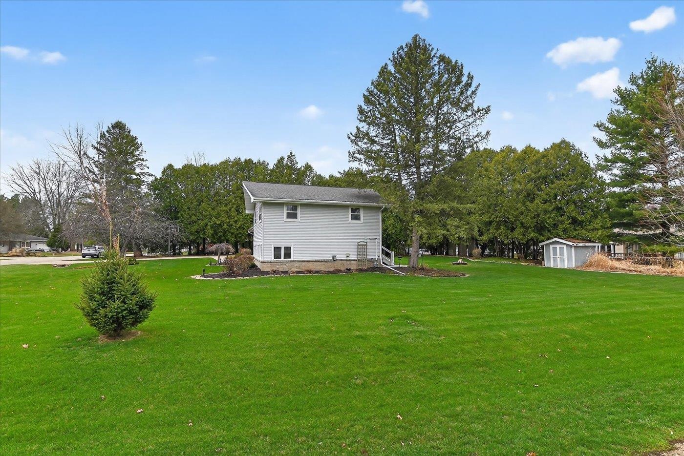5576 Auchter Lane Waunakee, WI 53597 - Photo 9 of 35