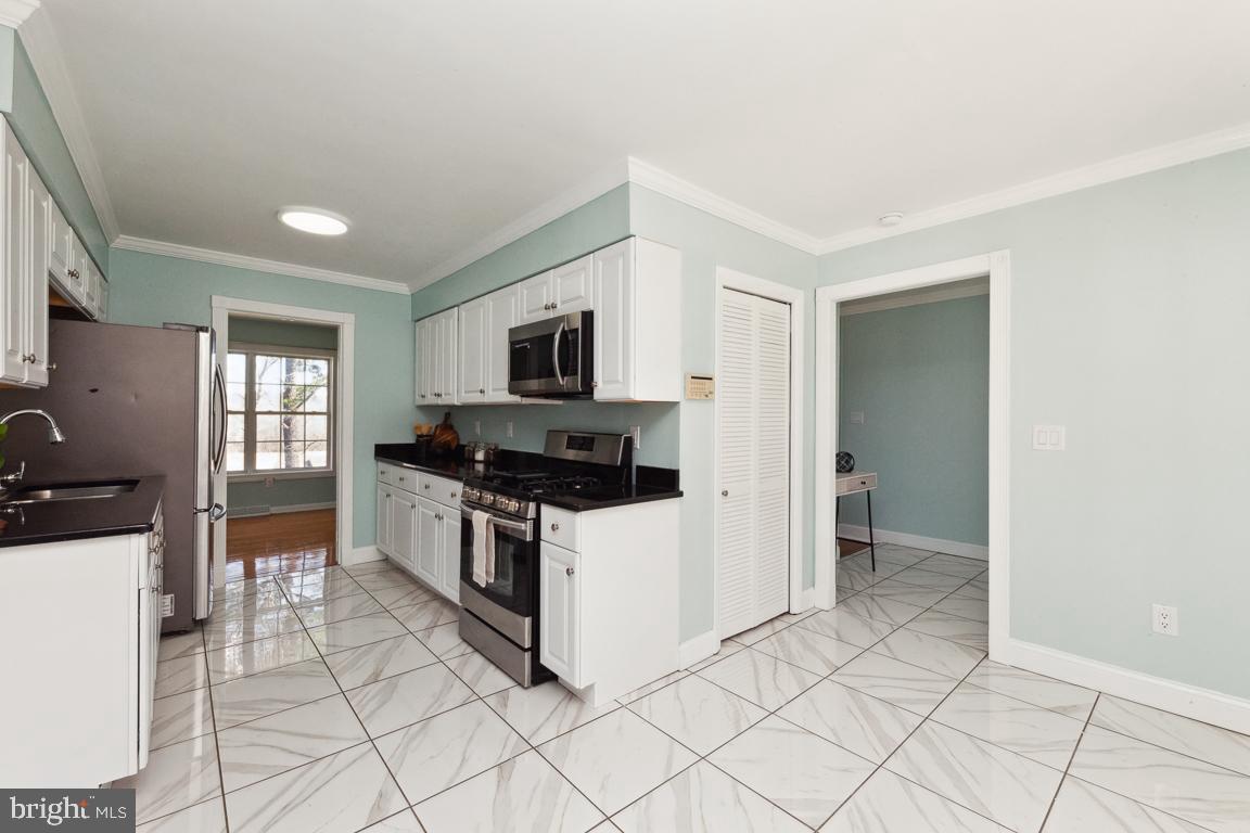 10018 Mike Road Fort Washington, MD 20744 - Photo 8 of 39 Gallery Image 8