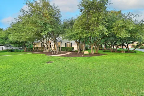 $850,000 | 806 Overlook Bend, Leander, TX 78641