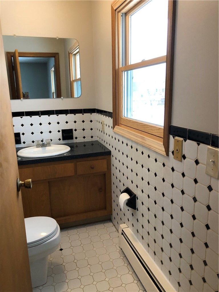 75 Sharon Street Cranston, RI 02910 - Photo 18 of 38