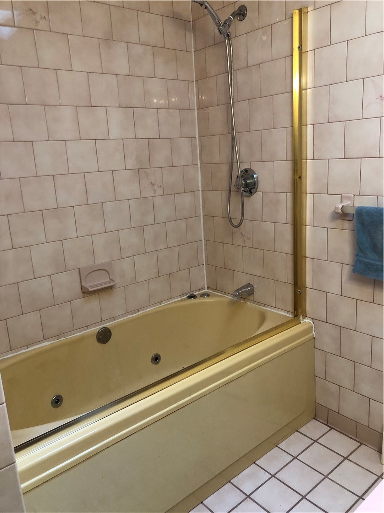 75 Sharon Street Cranston, RI 02910 - Photo 21 of 38