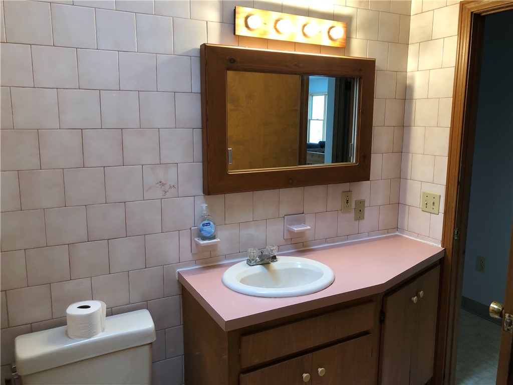 75 Sharon Street Cranston, RI 02910 - Photo 22 of 38