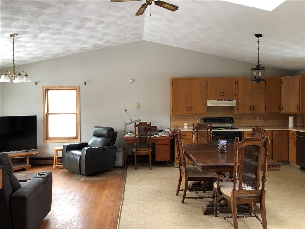 75 Sharon Street Cranston, RI 02910 - Photo 5 of 38