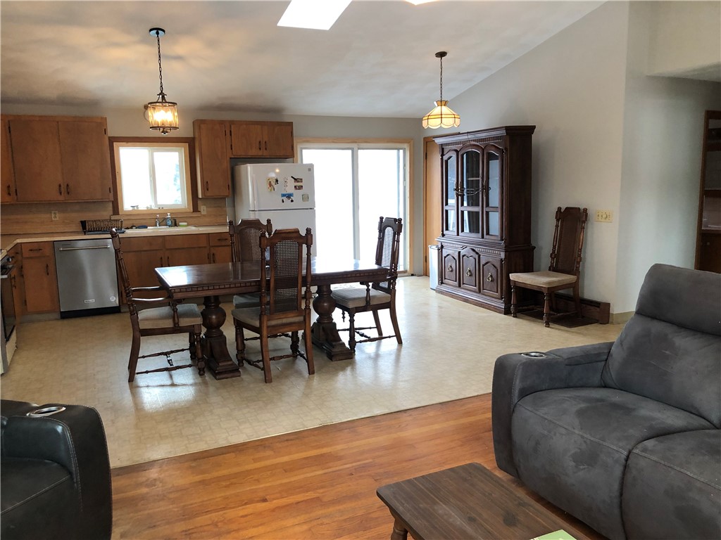 75 Sharon Street Cranston, RI 02910 - Photo 9 of 38