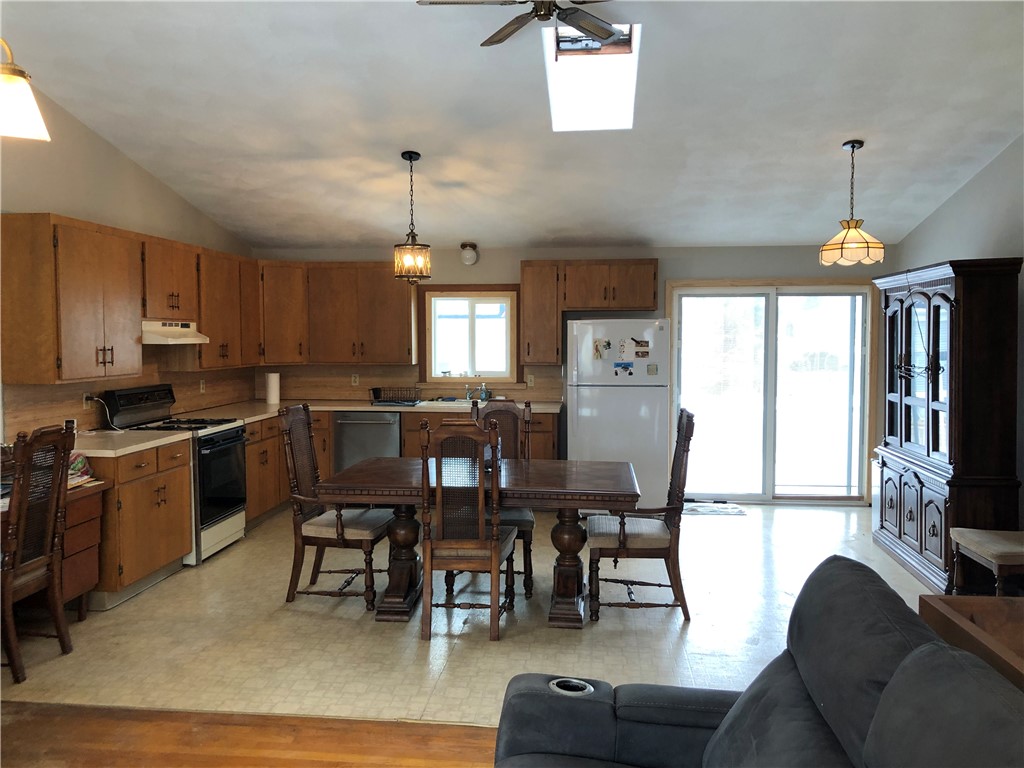 75 Sharon Street Cranston, RI 02910 - Photo 10 of 38