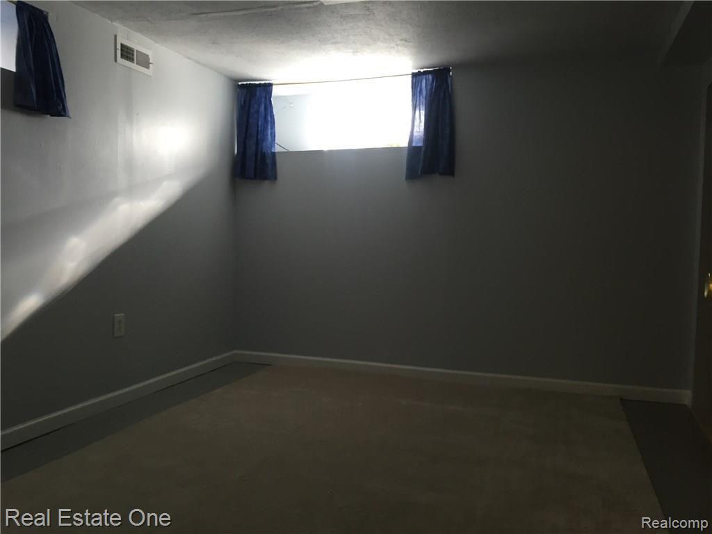 679 West Baker Road Highland, MI 48357 - Photo 26 of 39 Spare Room