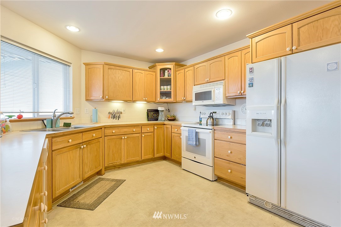 8049 Kispiox Road Blaine, WA 98230 - Photo 10 of 24 Gallery Image 10