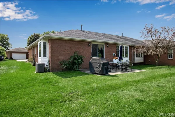 $2,800 | 6 St Charles Court, Amherst, NY 14221