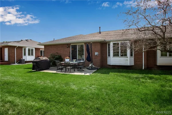 $2,800 | 6 St Charles Court, Amherst, NY 14221