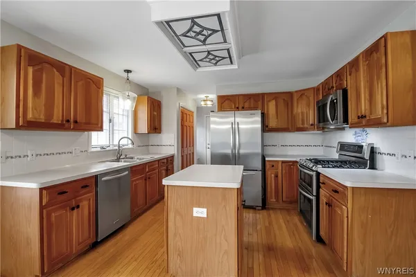 $2,800 | 6 St Charles Court, Amherst, NY 14221