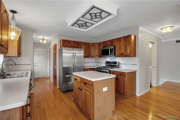 $2,800 | 6 St Charles Court, Amherst, NY 14221