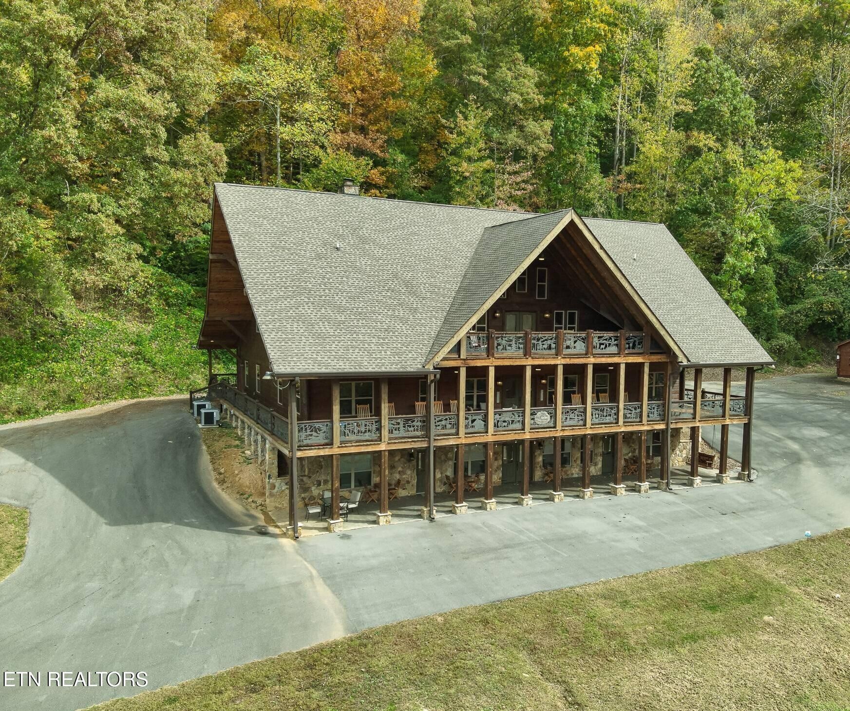 173 Rafter Road Tellico Plains, TN 37385 - Photo 2 of 49