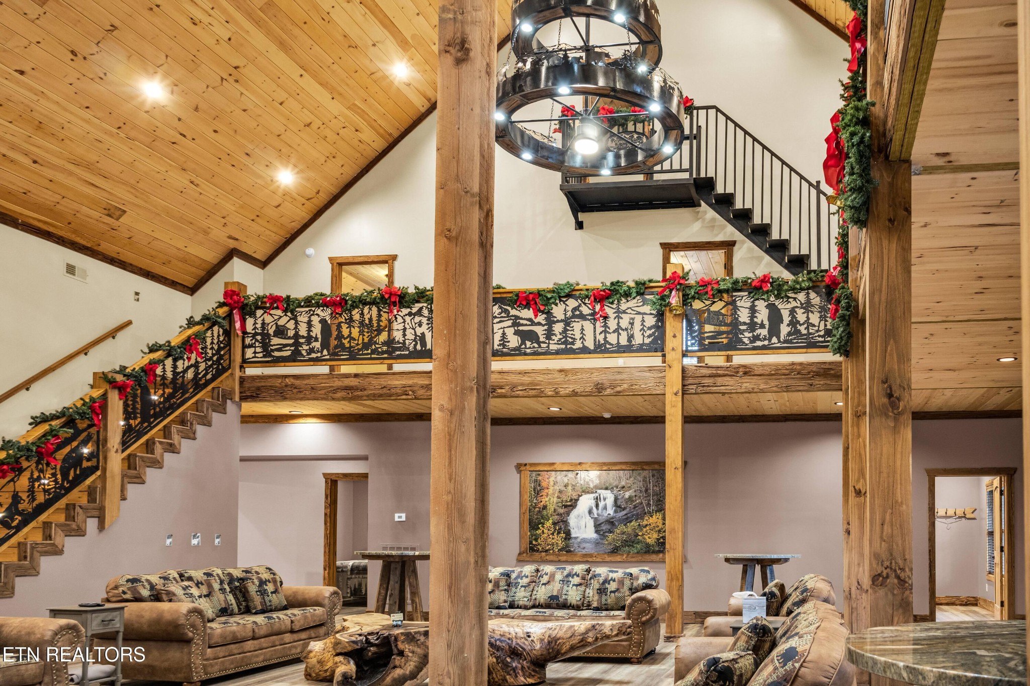 173 Rafter Road Tellico Plains, TN 37385 - Photo 25 of 49 a view of entryway with a room