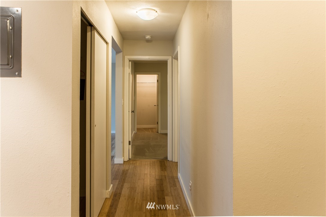 5321 North Pearl Street, Unit 304 Ruston, WA 98407 - Photo 5 of 20