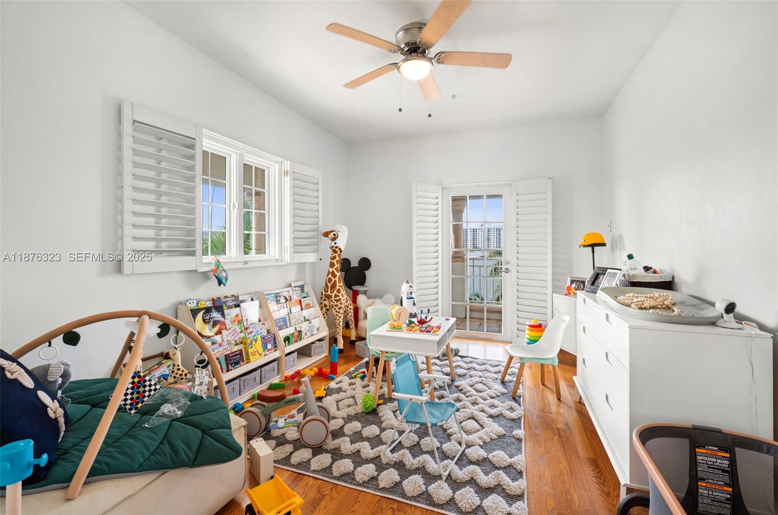 1415 Sunset Harbour Drive, Unit 406 Miami Beach, FL 33139 - Photo 30 of 83 a very nice looking room with a large window