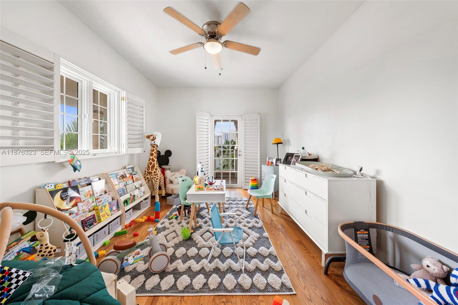 1415 Sunset Harbour Drive, Unit 406 Miami Beach, FL 33139 - Photo 31 of 83 a very nice looking room with a large window