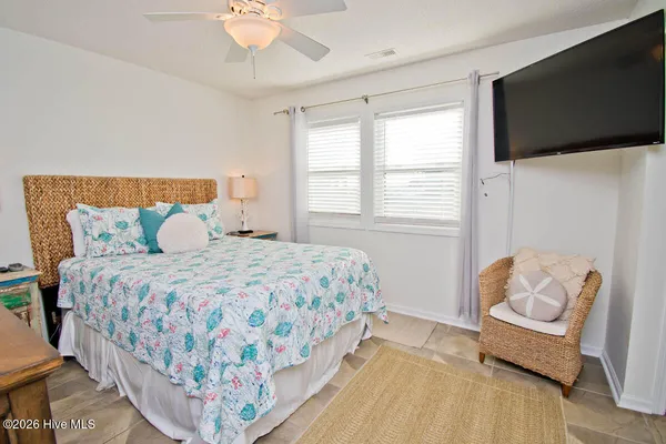 $620,000 | 2909 Pointe W Drive, Unit 3B1, Emerald Isle, NC 28594