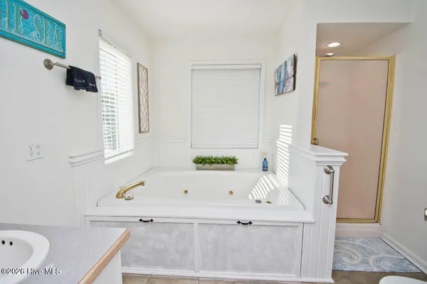 $620,000 | 2909 Pointe W Drive, Unit 3B1, Emerald Isle, NC 28594