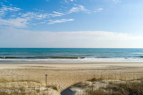 $620,000 | 2909 Pointe W Drive, Unit 3B1, Emerald Isle, NC 28594