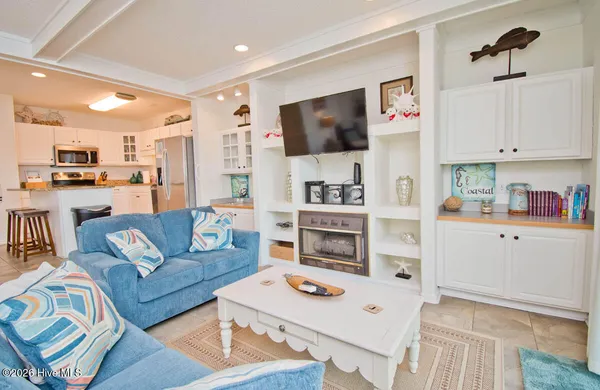 $620,000 | 2909 Pointe W Drive, Unit 3B1, Emerald Isle, NC 28594