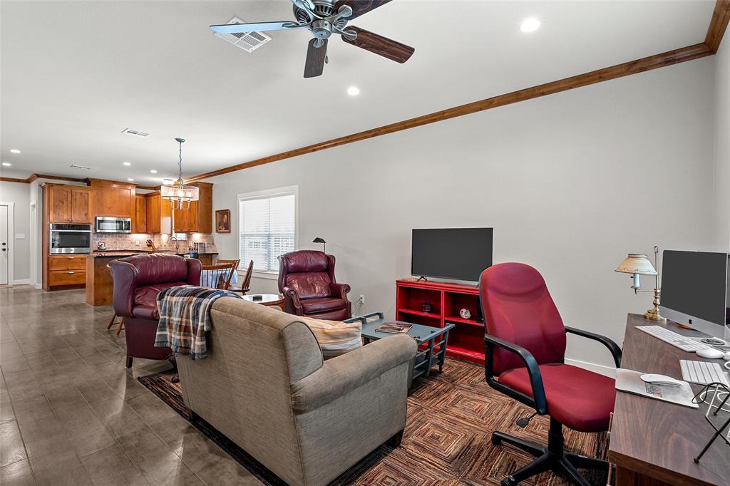 3226 Pine Avenue Waco, TX 76708 - Photo 5 of 36