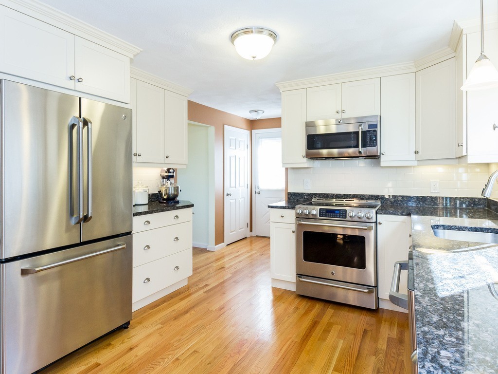 130 College Farm Road Waltham, MA 02451 - Photo 4 of 18 Gallery Image 4