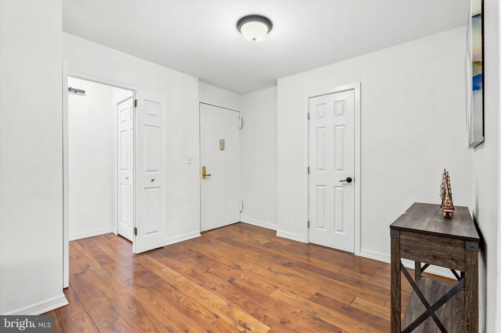 1600 Hagys Ford Road, Unit 2L Penn Valley, PA 19072 - Photo 3 of 26 Front Entryway
