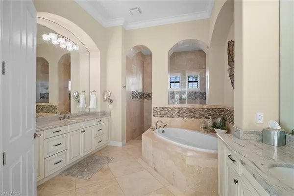 $2,250,000 | 6482 Carema Lane, Naples, FL 34113