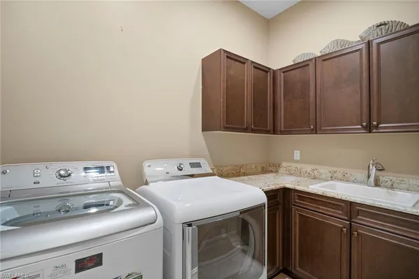 $2,250,000 | 6482 Carema Lane, Naples, FL 34113