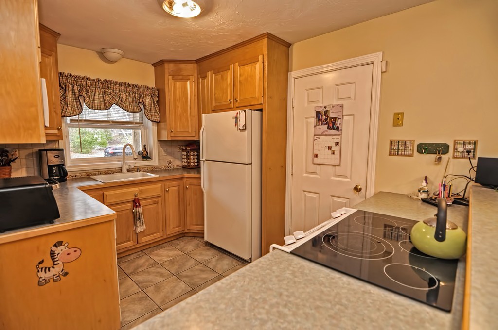 21 Summer Hill Road Medway, MA 02053 - Photo 3 of 30 Gallery Image 3