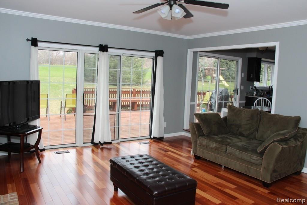 2368 Pleasant View Drive Rochester Hills, MI 48306 - Photo 9 of 19