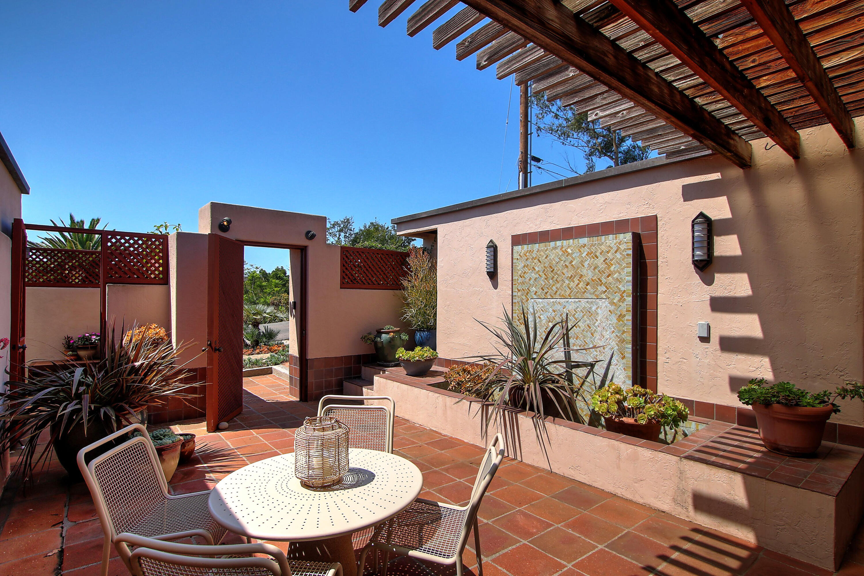 1410 La Cima Road Santa Barbara, CA 93101 - Photo 2 of 25 2