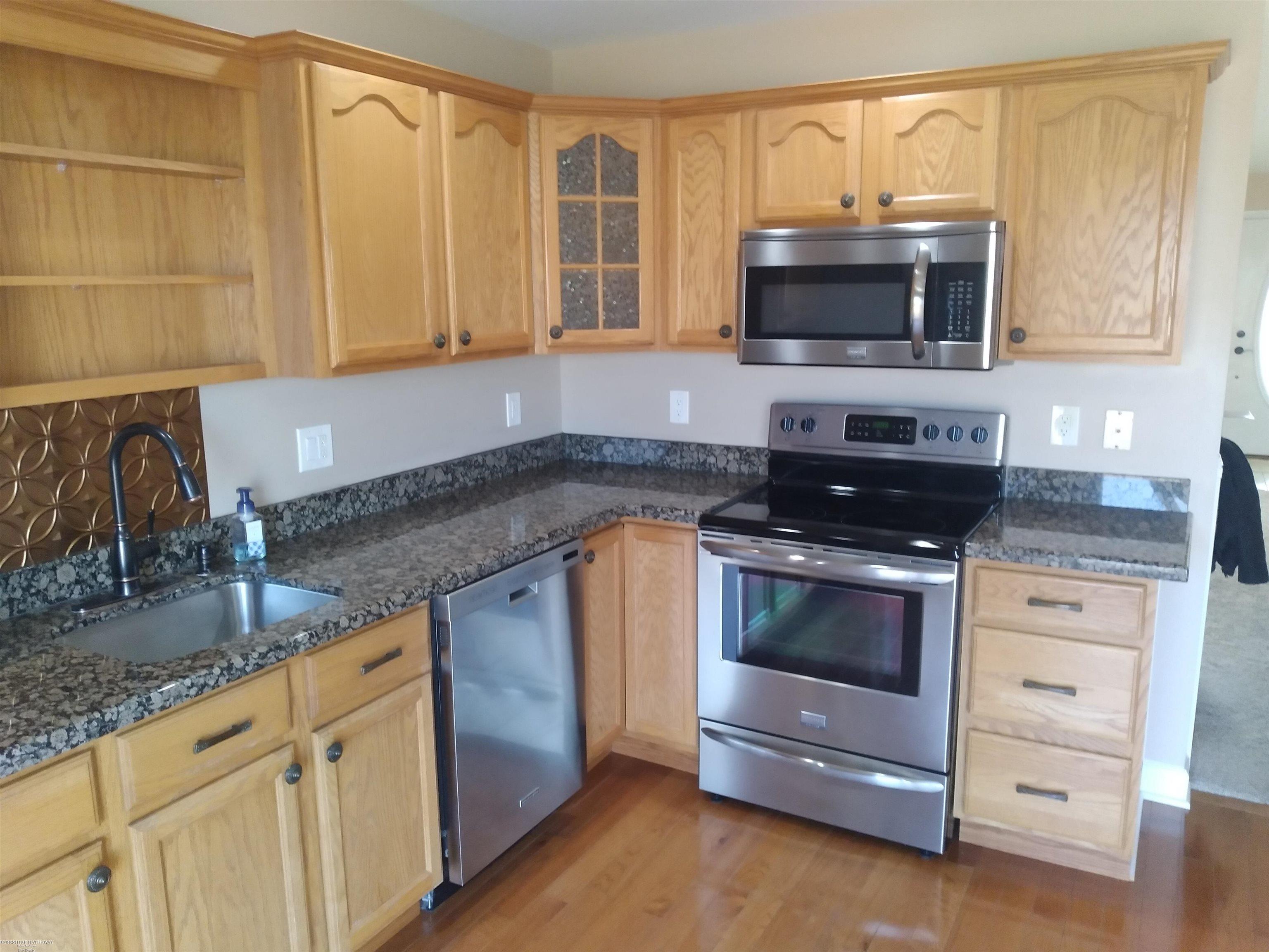 488 Newcastle Lane Romeo, MI 48065 - Photo 5 of 19 50133069-4577fe41-4f09-4d56-90ba-2d4c2498d13e.JPG