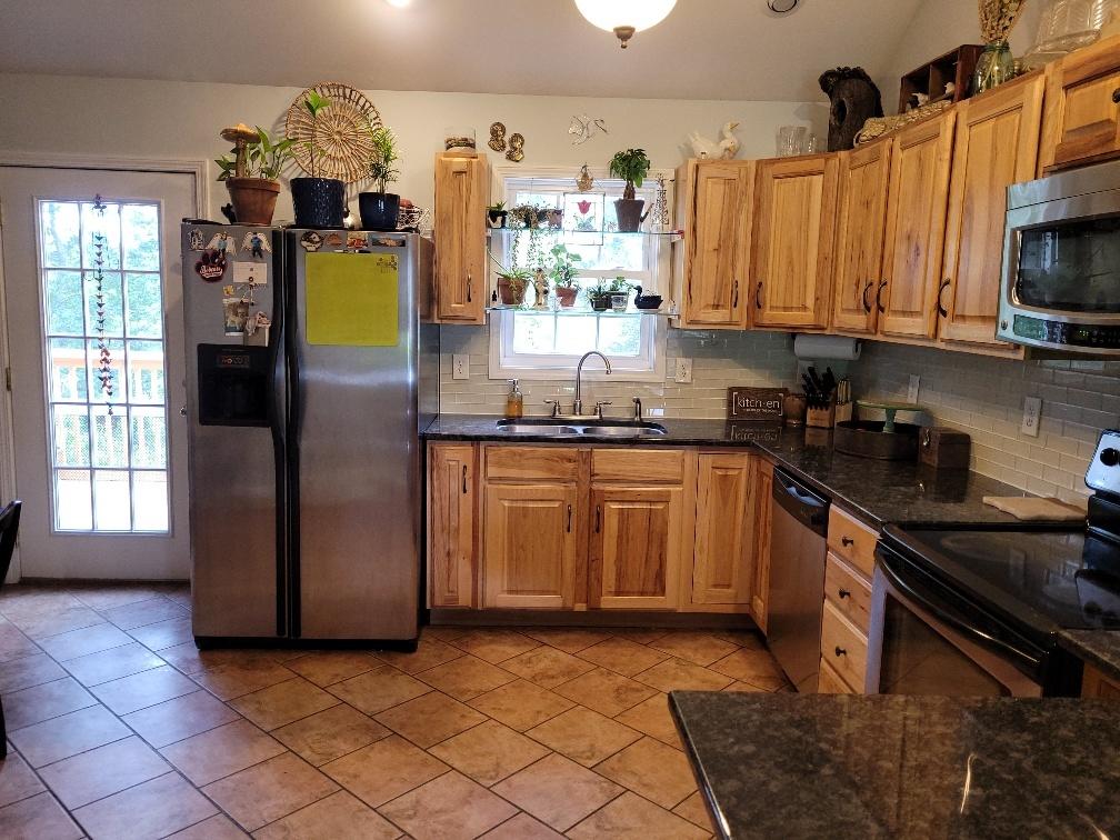 516 Merman Road Kingsport, TN 37663 - Photo 6 of 25 merman kitchen