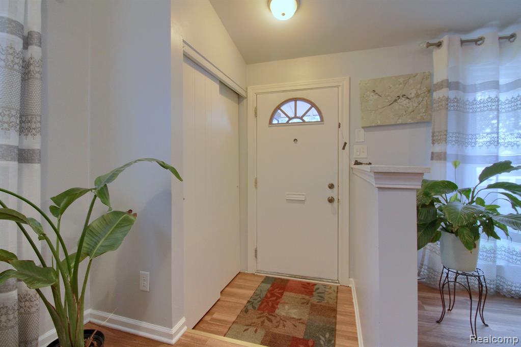 15739 Selwyn Road Southgate, MI 48195 - Photo 4 of 31 Gallery Image 4