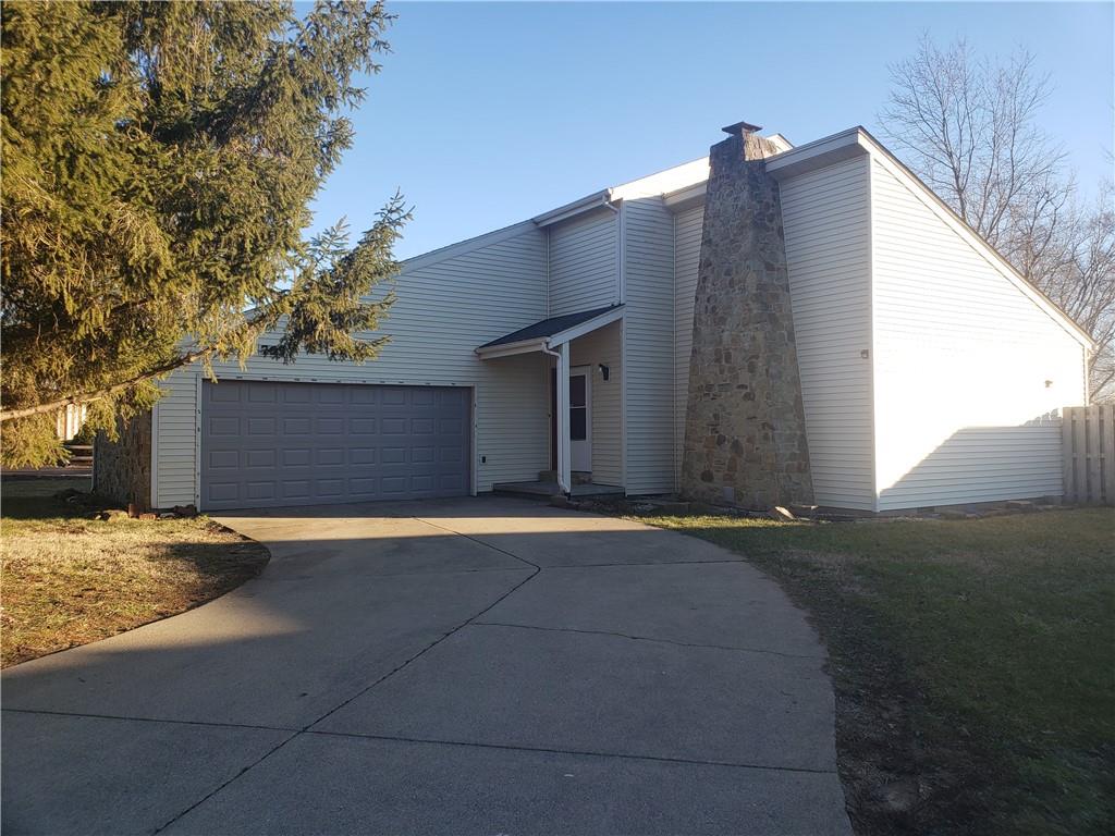 765 Riverside Circle Columbus, IN 47203 - Photo 1 of 22 Gallery Image 1