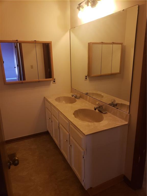 765 Riverside Circle Columbus, IN 47203 - Photo 15 of 22 Gallery Image 15